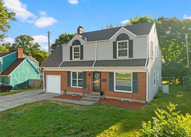 Property at 7928 Holmes Rd, Kansas City, MO 64131, 3 beds, 2.5 baths