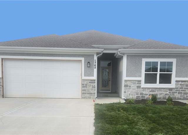 Property at 1742 NW 107th Ter, Kansas City, MO 64155, 3 beds, 3 baths