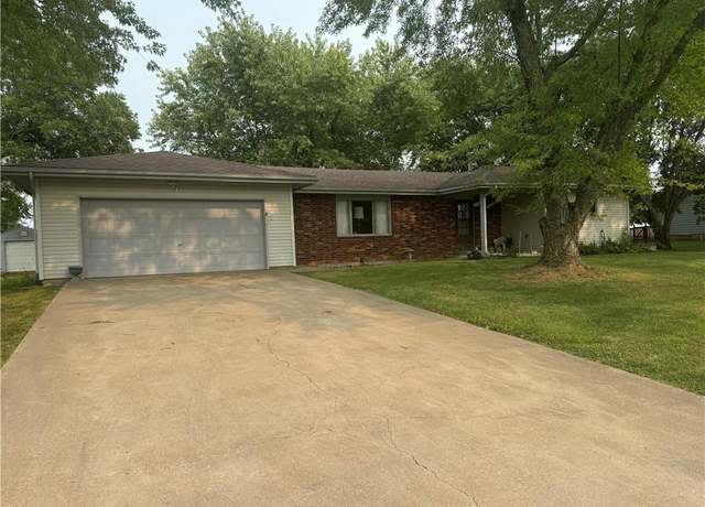 Property at 49 Lakeshore Dr, Garnett, KS 66032, 3 beds, 2 baths