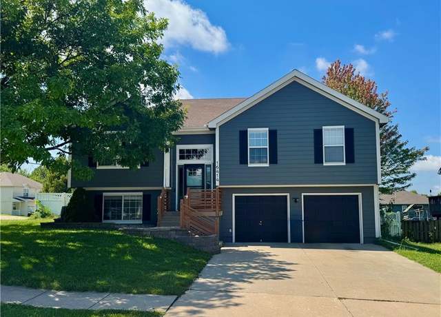 Property at 16414 Slater Ave, Belton, MO 64012, 3 beds, 2.5 baths