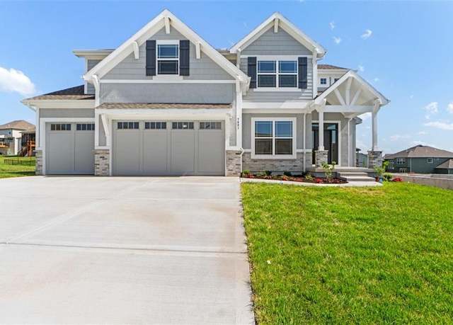 Property at 7601 NE 103rd Ter, Kansas City, MO 64157, 4 beds, 3.5 baths