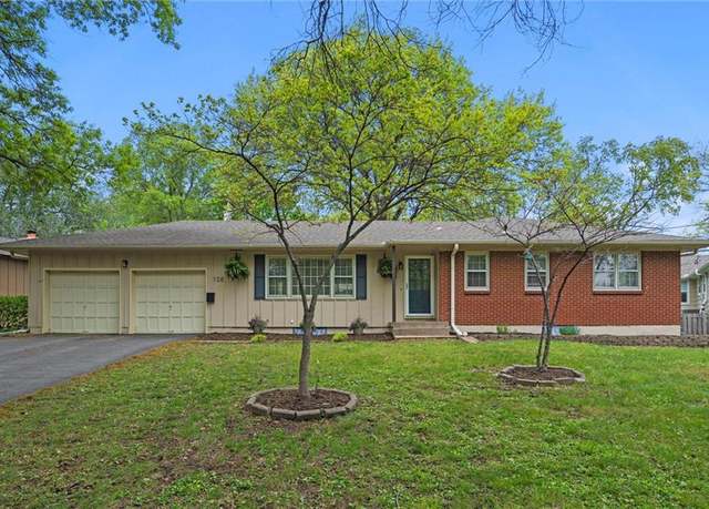 Property at 108 E 109th Ter, Kansas City, MO 64114, 3 beds, 1.5 baths