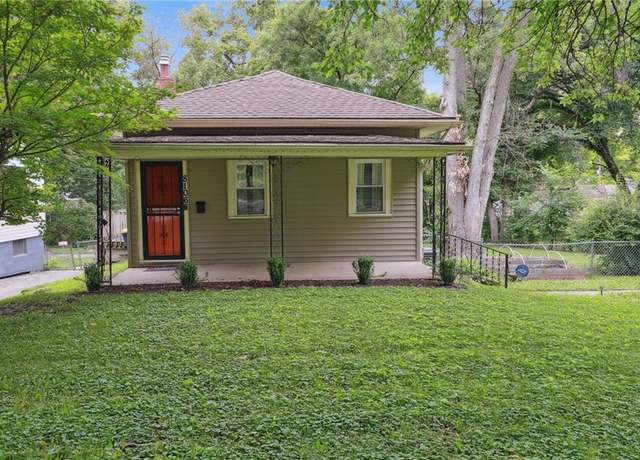 Property at 8106 Oak St, Kansas City, MO 64114, 2 beds, 1 bath