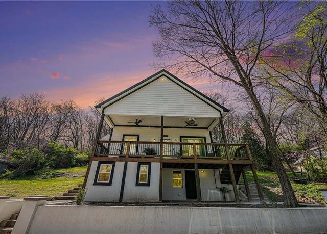 Property at 618 Caldwell St, Excelsior Springs, MO 64024, 3 beds, 2 baths
