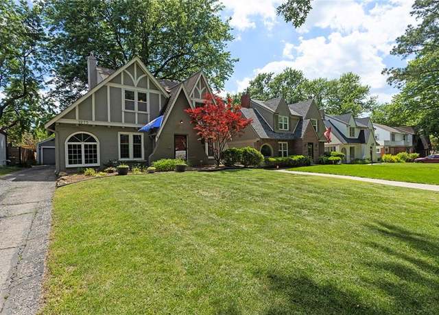 Property at 1275 W Gregory Blvd, Kansas City, MO 64114, 3 beds, 2 baths