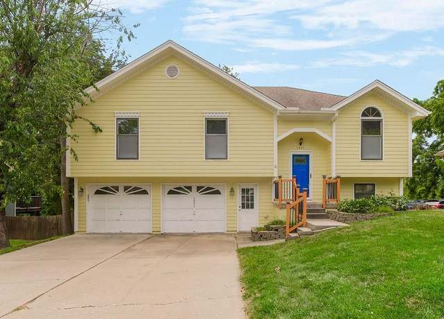Property at 1401 NE Weddle Ln, Lee's Summit, MO 64086, 3 beds, 3 baths