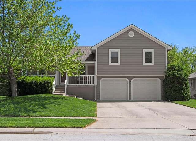Property at 619 NE Bryant Dr, Lee's Summit, MO 64086, 3 beds, 2.5 baths