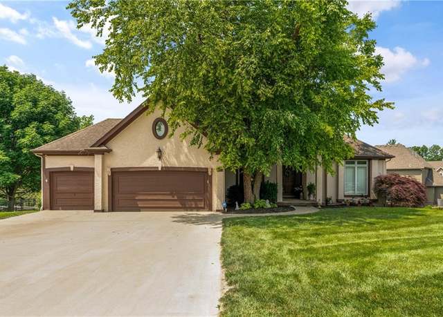 Property at 10013 NW Crooked Rd, Parkville, MO 64152, 4 beds, 3 baths