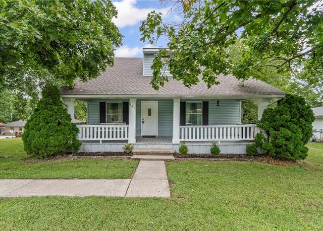 Property at 301 Clark St, Richmond, MO 64085, 3 beds, 2 baths