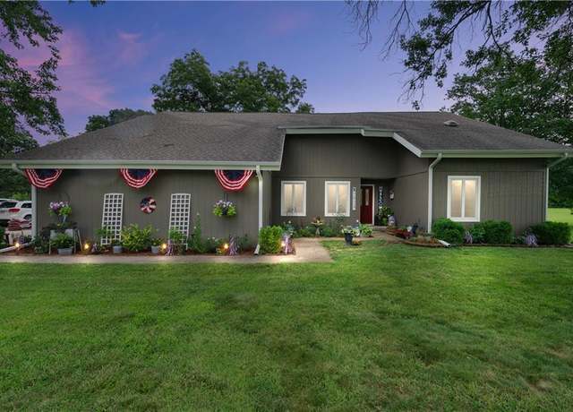 Property at 2924 Crown Dr, Independence, KS 67301, 5 beds, 3 baths