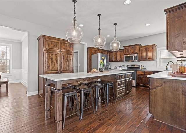 Property at 630 N Laurel St, Gardner, KS 66030, 5 beds, 3.5 baths