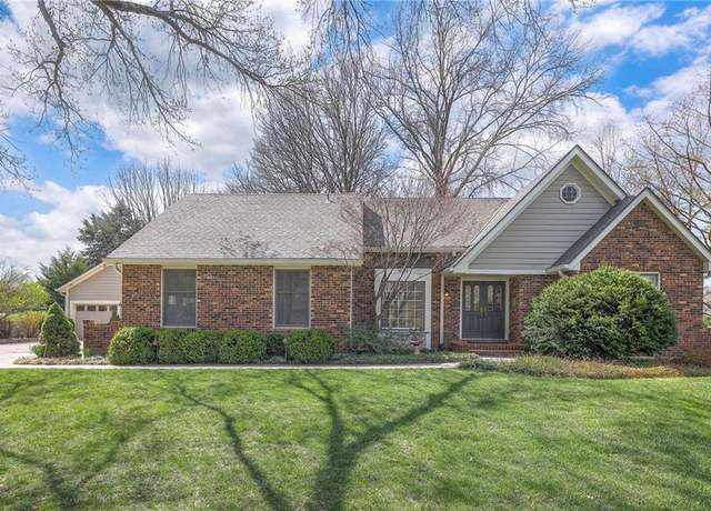 Property at 16316 Glenwood St, Stilwell, KS 66085, 4 beds, 3.5 baths