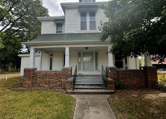 Property at 209 N Havanah St, Butler, MO 64730, 4 beds, 2 baths