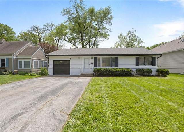 Property at 25 W 82nd St, Kansas City, MO 64114, 3 beds, 2 baths