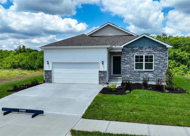 Property at 21808 Lucca Ln, Peculiar, MO 64078, 3 beds, 2 baths