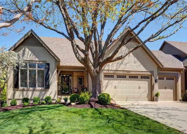 Property at 16021 Grandview St, Overland Park, KS 66085, 4 beds, 3 baths