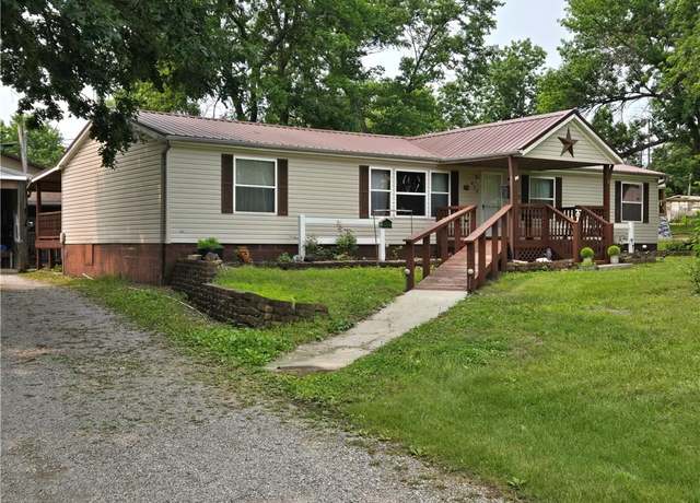 Property at 423 Elm St, Mound City, KS 66056, 3 beds, 2 baths