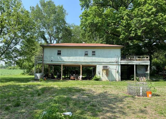 Property at 5811 Frederick Blvd, St Joseph, MO 64507, 2 beds, 1 bath