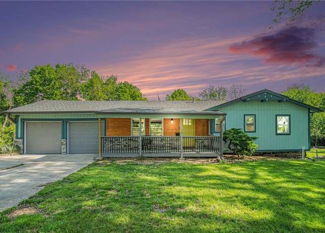 Property at 11708 E 74th Ter, Kansas City, MO 64133, 3 beds, 2 baths