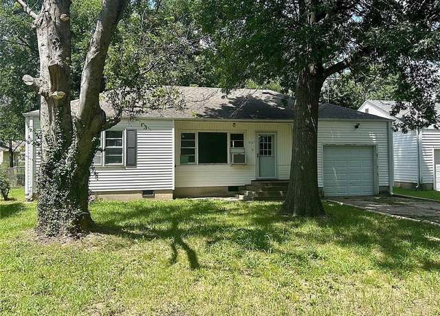 Property at 3107 Wood Ave, Parsons, KS 67357, 2 beds, 1 bath