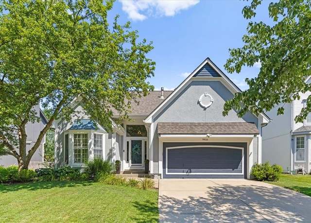 Property at 9416 W 125th St, Overland Park, KS 66213, 4 beds, 3.5 baths