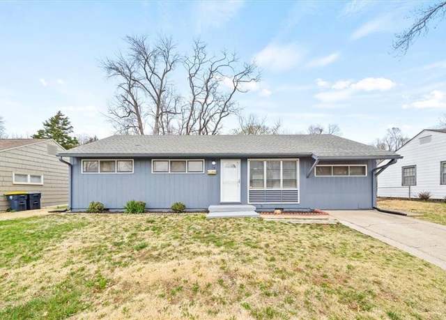 Property at 8 W 90 Ter, Kansas City, MO 64114, 3 beds, 1 bath