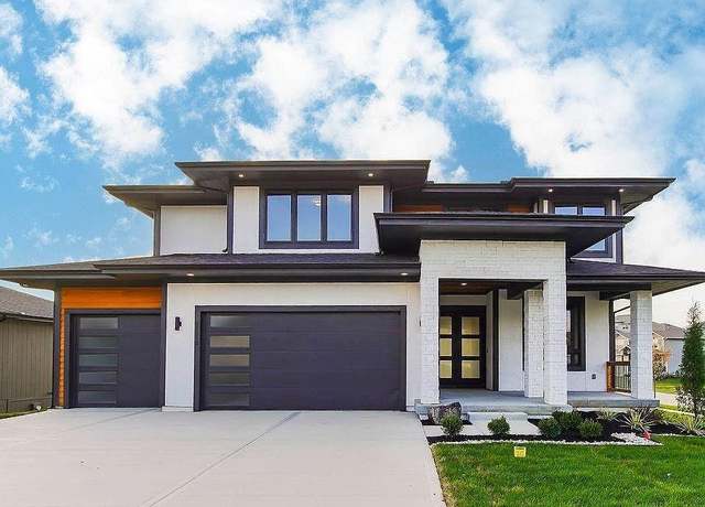 Property at 11430 S Wild Rose Ln, Olathe, KS 66061, 5 beds, 4.5 baths