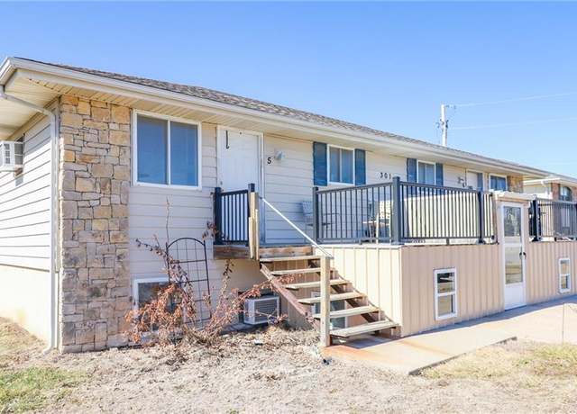 Property at 301 (B) N 3rd St, Odessa, MO 64076, 6 beds, 4 baths