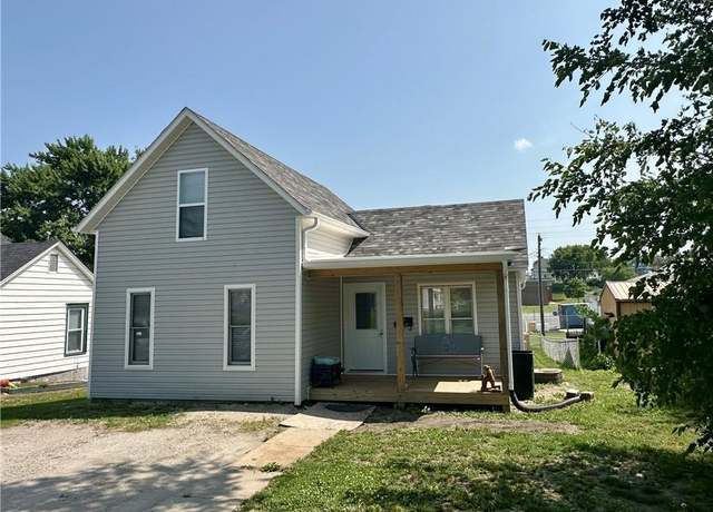 Property at 408 E 3rd St, Maryville, MO 64468, 3 beds, 1 bath