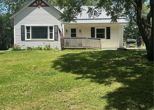 Property at 317 Chrissenger St, Burlington Junction, MO 64428, 3 beds, 1 bath