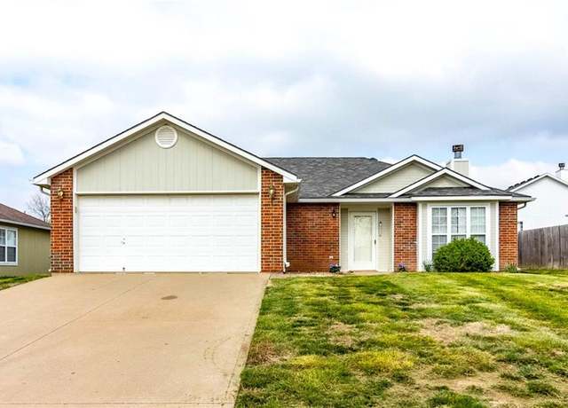 Property at 1214 Fox Run Dr, Warrensburg, MO 64093, 3 beds, 2 baths