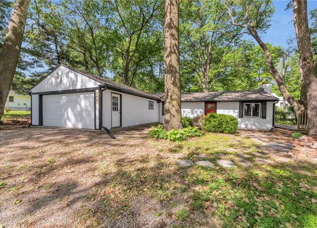 Property at 242 S Terrace Ave, Liberty, MO 64068, 3 beds, 2 baths