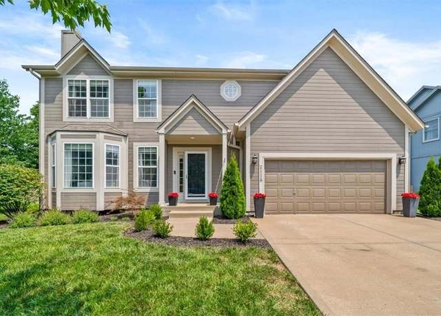 Property at 21118 W 98th St, Lenexa, KS 66220, 4 beds, 3.5 baths