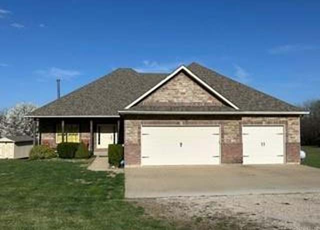 Property at 816 SW VV Hwy, Centerview, MO 64019, 3 beds, 3 baths