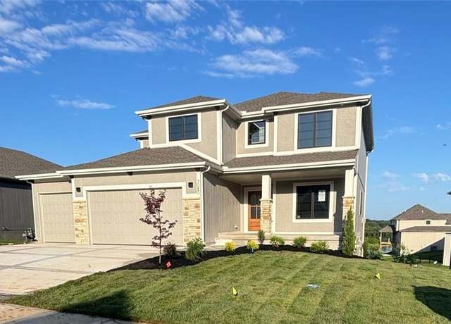 Property at 7080 NW Forest Lakes Dr, Parkville, MO 64152, 5 beds, 3.5 baths
