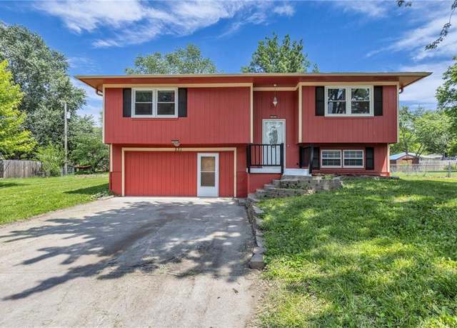 Property at 531 S Oak St, Gardner, KS 66030, 4 beds, 2 baths