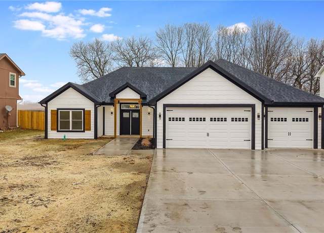 Property at 636 Shepherd Rd, Lawson, MO 64062, 3 beds, 2 baths