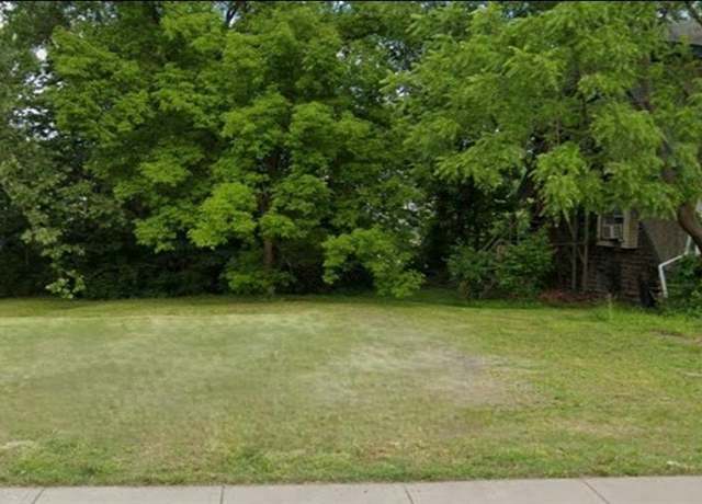 Property at 2837 Tracy Ave, Kansas City, MO 64109