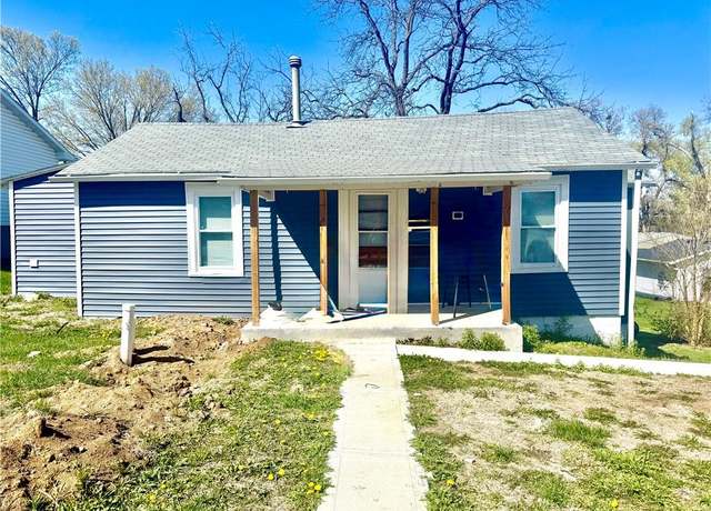 Property at 709 E 2nd St, Maryville, MO 64468, 2 beds, 1 bath