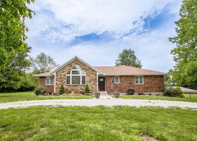 Property at 21207 E 289th St, Harrisonville, MO 64701, 4 beds, 2 baths