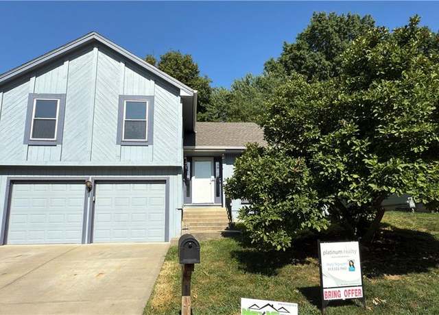 Property at 11965 W 66th St, Shawnee, KS 66216, 3 beds, 2 baths