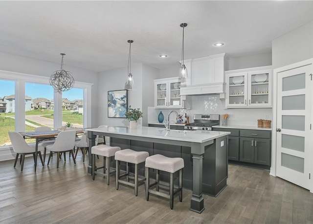Property at 9323 Pickering St, Lenexa, KS 66227, 4 beds, 3 baths