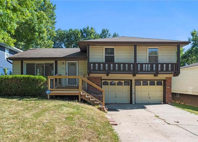 Property at 1221 NW 66th Ter, Kansas City, MO 64118, 3 beds, 2 baths