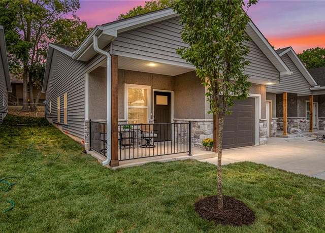 Property at 5826 Hunter Ct, Raytown, MO 64133, 2 beds, 2 baths