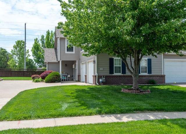 Property at 441 W Hawthorn St, Gardner, KS 66030, 3 beds, 2.5 baths