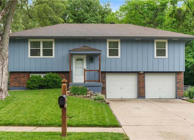 Property at 2412 SW Keystone Dr, Blue Springs, MO 64014, 3 beds, 2.5 baths