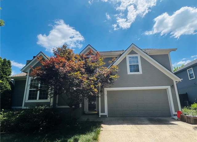Property at 17611 W 111th Ter, Olathe, KS 66061, 3 beds, 2 baths