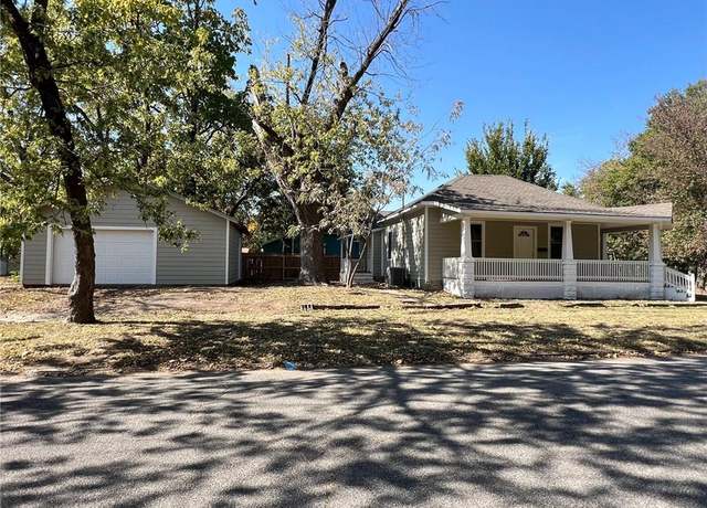 Property at 601 W 5th St, Pittsburg, KS 66762, 3 beds, 2 baths