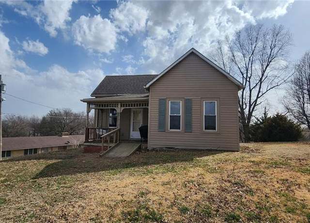 Property at 713 N 13 St, Atchison, KS 66002, 2 beds, 1 bath
