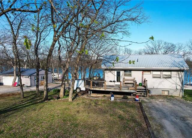 Property at 561 & 557 Lakeside Dr, La Cygne, KS 66040, 3 beds, 2 baths